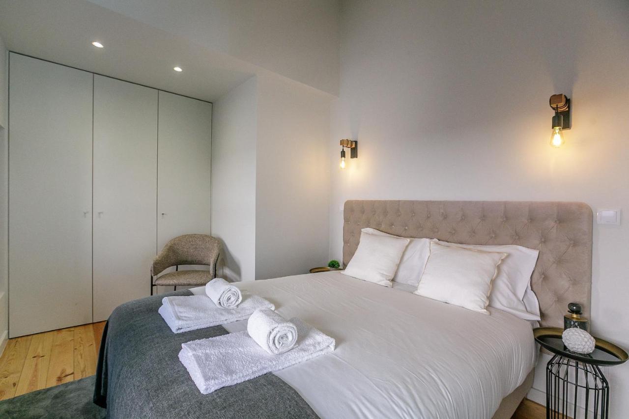 Lovelystay - Downtown Studio With Pool, Ac And Balcony Porto Exterior photo