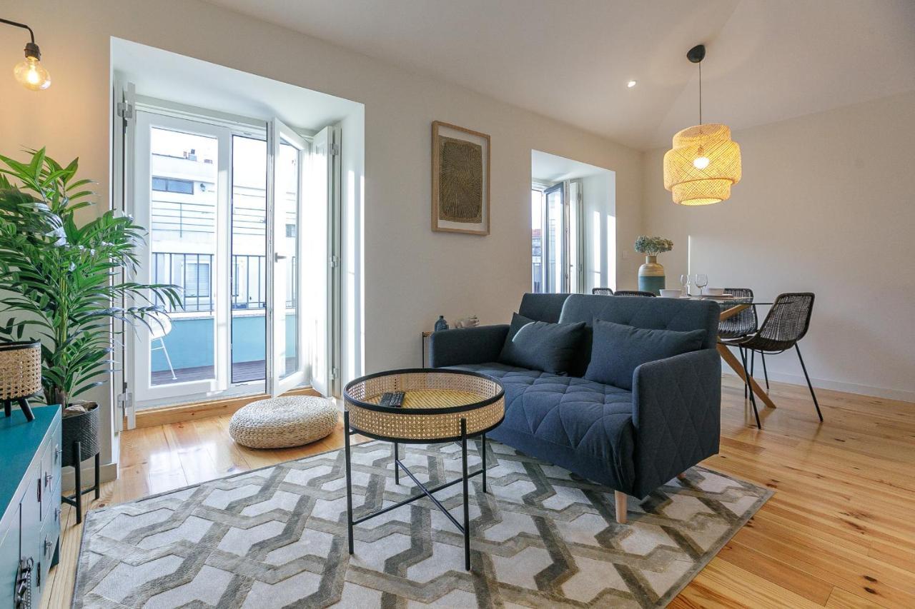 Lovelystay - Downtown Studio With Pool, Ac And Balcony Porto Exterior photo
